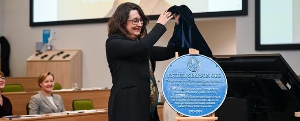The vice Chancellor, Professor Simone Buitendijk, unveils a blue plaque for Esther Simpson