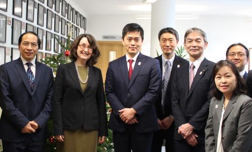 Osaka Governor meets with the Vice-Chancellor